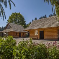 Enklawa budownictwa drewnianego przy Muzeum Beskidzkim